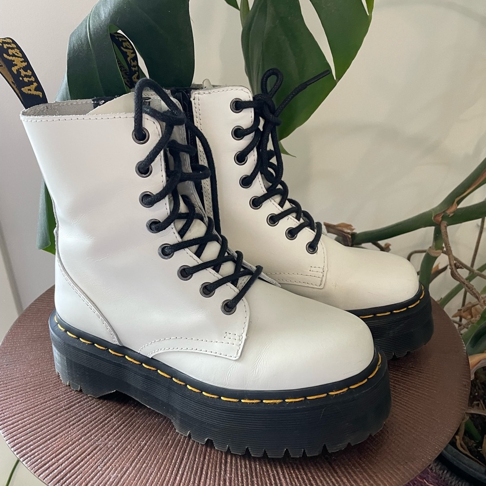 Dr.Martens Jadon White